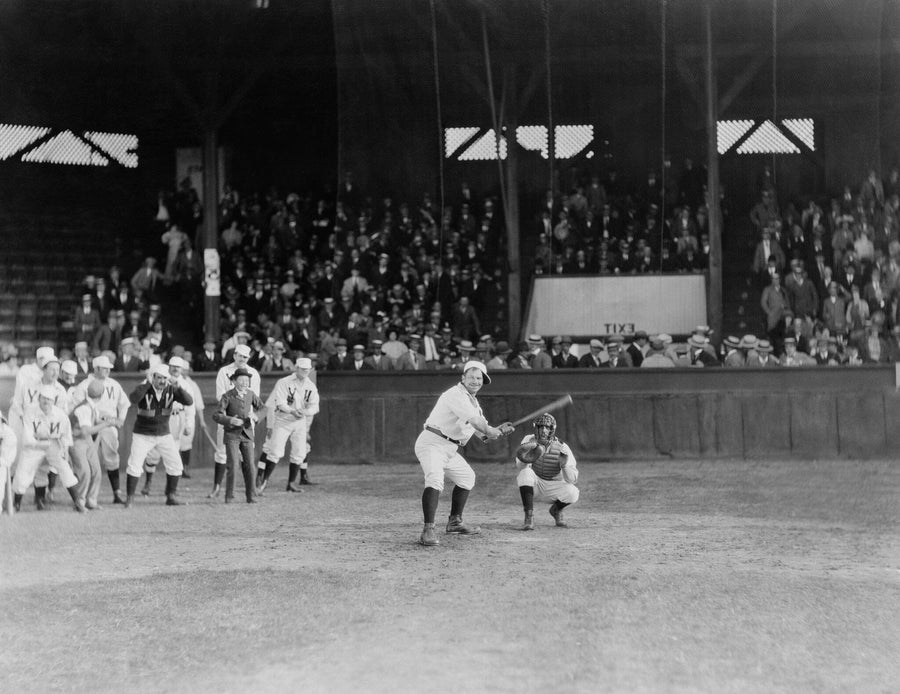 Baseball players on the field – Peel and Stick Wall Murals